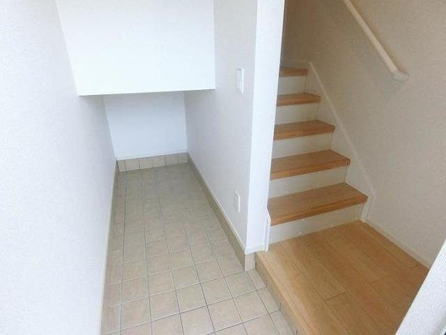 ラフレシールＢの玄関