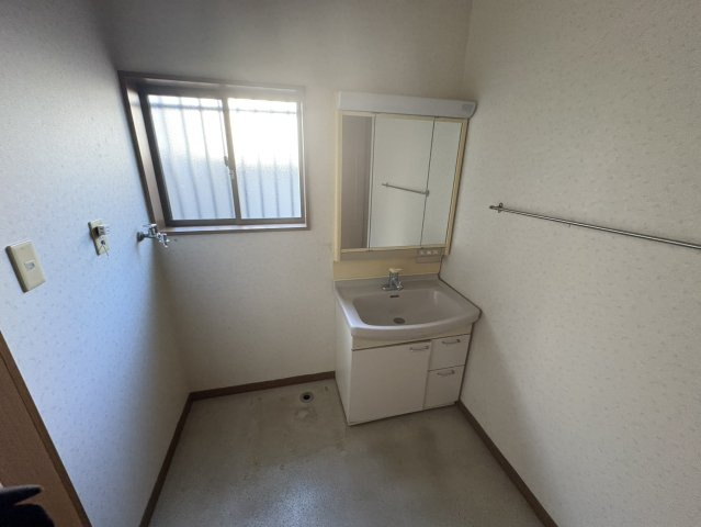 安芸郡府中町山田1の独立洗面台