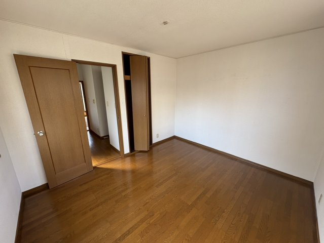 安芸郡府中町山田1の洋室