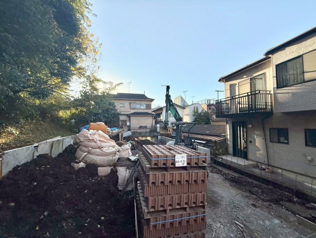 板橋区成増4丁目　新築戸建の外観|2025.11.17撮影

現地ご見学希望・資料請求などお気軽にお問い合わせ下さい！
03-5990-5201