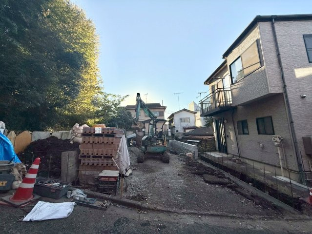 板橋区成増4丁目　新築戸建の外観|2025.11.17撮影

現地ご見学希望・資料請求などお気軽にお問い合わせ下さい！
03-5990-5201