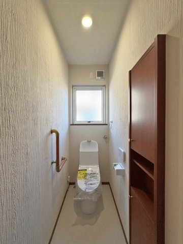 富谷市成田4丁目　スモリ工業施工の家♪のトイレ