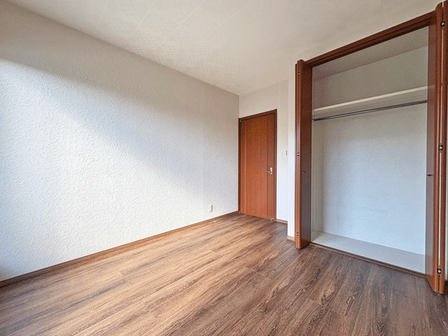 富谷市成田4丁目　スモリ工業施工の家♪の洋室