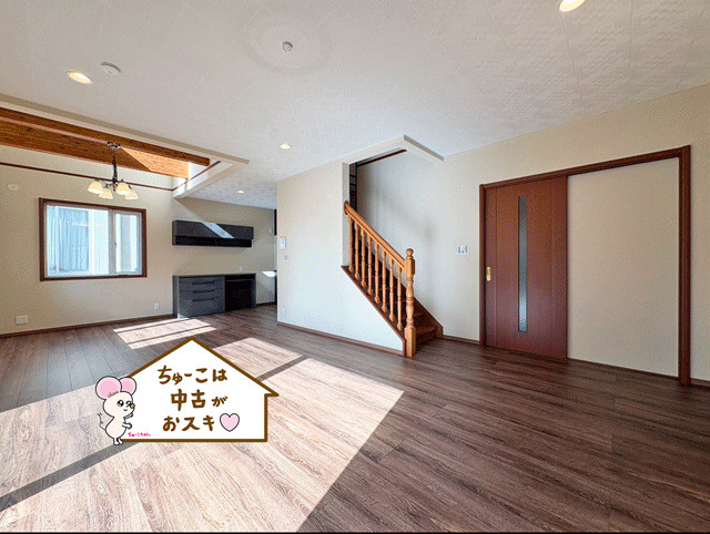 富谷市成田4丁目　スモリ工業施工の家♪の居間・リビング