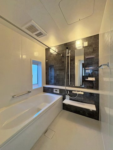 富谷市成田4丁目　スモリ工業施工の家♪の浴室