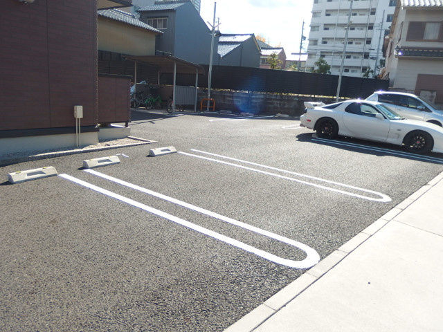 Ｄ－ｒｏｏｍ桜樹の駐車場