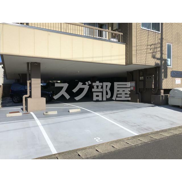 ライフステージ広瀬倉梯の駐車場