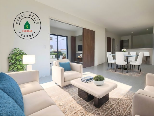 福岡市東区大岳2丁目第1-2棟（2号棟）の内観：施工例|明るく開放的なリビングダイニングは豊かな陽光が注ぎ込み、やすらぎの空間を演出してくれます。ご家族で楽しいひとときをお過ごし下さい。※家具はCGを合成したものです。