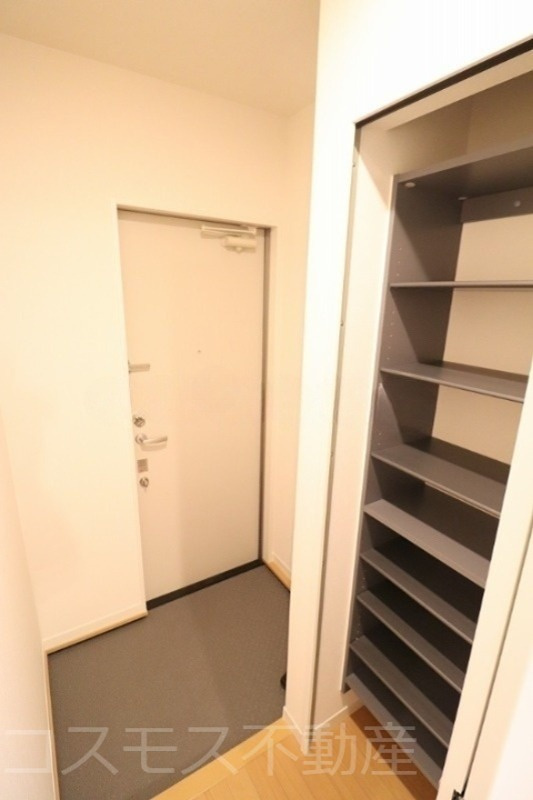 リュミエール　Aの玄関|別のお部屋の同仕様写真です。