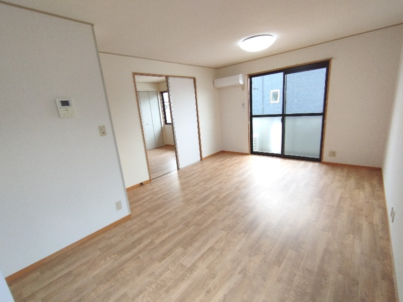 セジュール薮田の居間・リビング