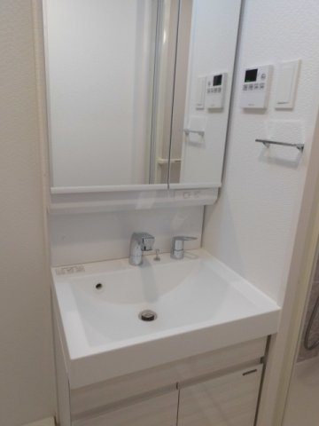 大阪市中央区松屋町住吉の賃貸マンションの洗面所