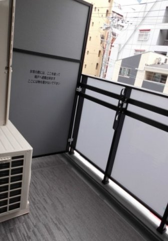 大阪市中央区松屋町住吉の賃貸マンションのバルコニー