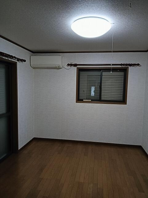 北小岩5丁目貸家の洋室