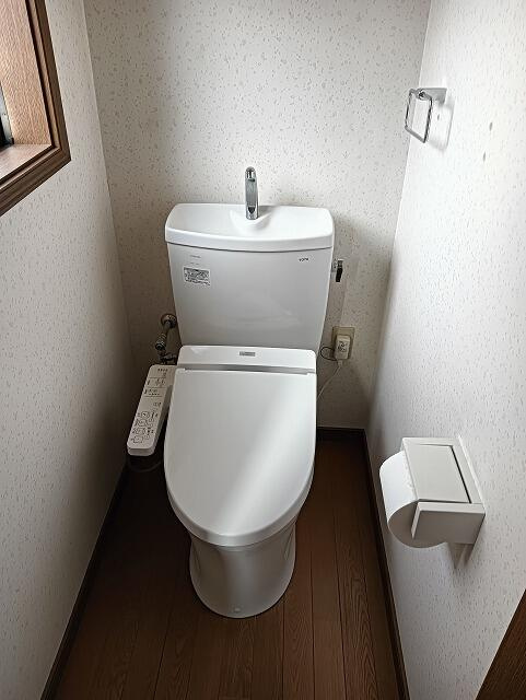 北小岩5丁目貸家のトイレ