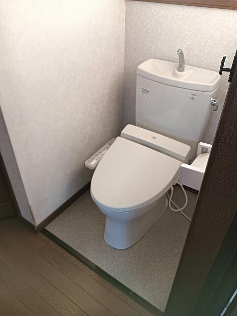 北小岩5丁目貸家のトイレ