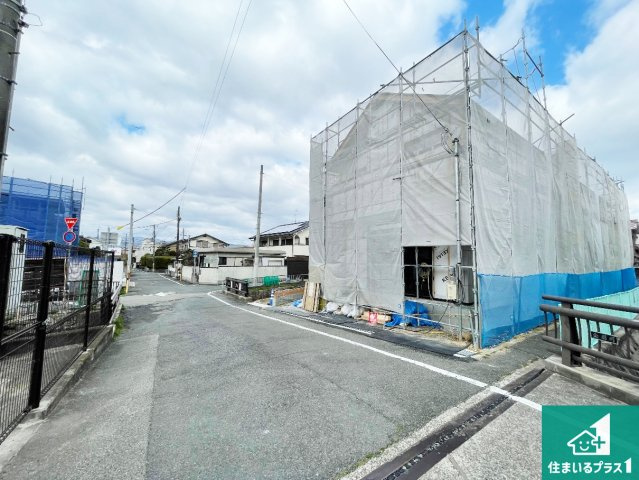 伊丹市鈴原町　第2期　新築一戸建ての前面道路含む現地写真|周辺は落ち着いた街並みの住宅地！子育てがしやすい住環境です！まだ未完成ですが、現地でしかわからない事もございます。是非一度ご覧ください。