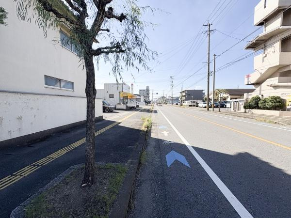 日吉町　土地の前面道路含む現地写真|前面道路含む現地(2025年11月撮影)