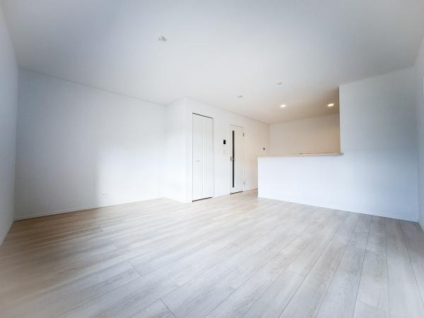 畑中第1-2号棟の前面道路含む現地写真|前面道路含む現地(2025年11月撮影)