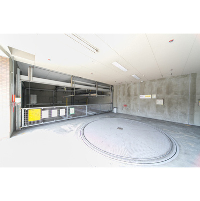 【駐車場】 | アーデン江坂 | 駐車場があるので、車を買う予定の方も安心です