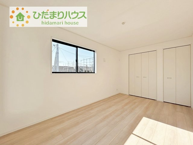 【洋室】 | 結城市結城第43　新築戸建　6号棟 | 広めの主寝室は、ベッドの他にもパソコンデスクやドレッサーなども置けちゃいます(*^-^*)
