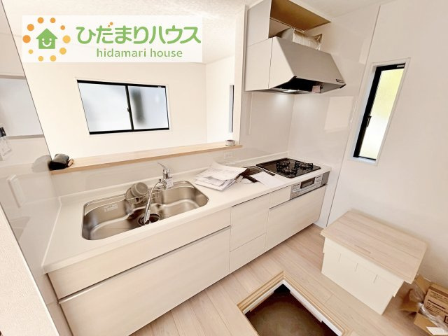 【キッチン】 | 結城市結城第43　新築戸建　6号棟 | 3口コンロでお料理する時間も短くなりそうですね(*‘∀‘)