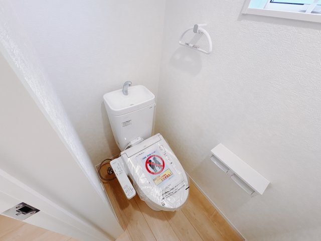 【Cradle garden】宇都宮市川田町 第6のトイレ|〇8号棟〇
清潔感も使いやすさもばっちり。温水洗浄機能で、トイレ時間がちょっと心地よくなります。
※2025年11月撮影