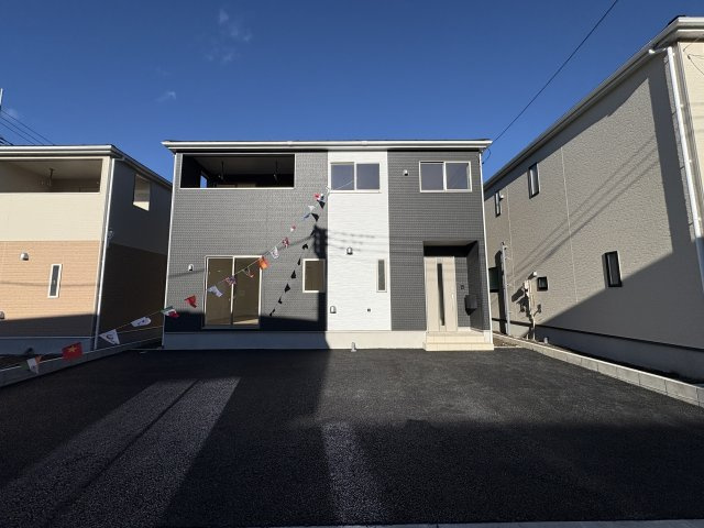 【Cradle garden】宇都宮市川田町 第6の外観|〇11号棟【4LDK+ストレージルーム】
南東側約6ｍの前面道路に面し駐車もラクラク。
車通りも穏やかで、子育て世代にも嬉しい安心の住環境です。
※2025年11月撮影