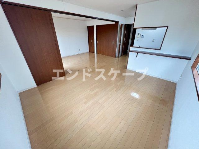 グランIIの居間・リビング|高崎、前橋、伊勢崎エリアのお部屋探しはエンドスケープまで！お客様の理想お聞かせ下さい♪