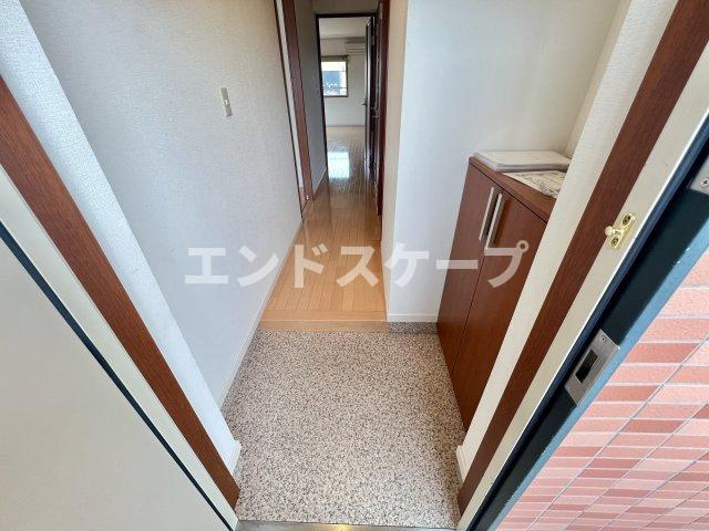 グランIIの玄関|高崎、前橋、伊勢崎エリアのお部屋探しはエンドスケープまで！お客様の理想お聞かせ下さい♪