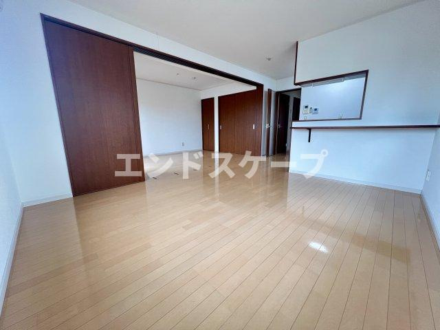 グランIIの居間・リビング|高崎、前橋、伊勢崎エリアのお部屋探しはエンドスケープまで！お客様の理想お聞かせ下さい♪