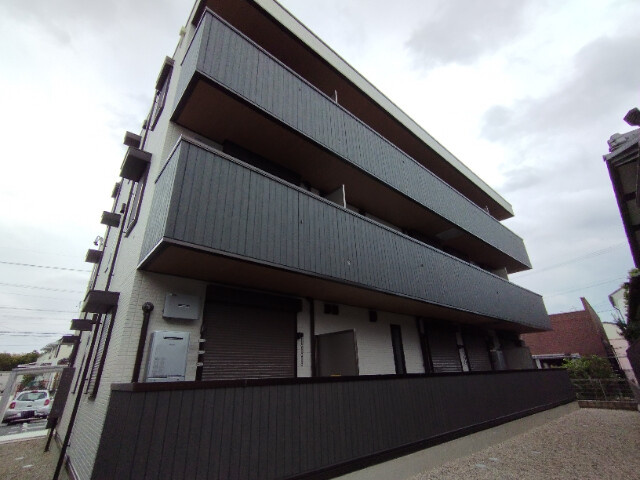 Ｄ－ａｖａｎｃｅ六名の外観