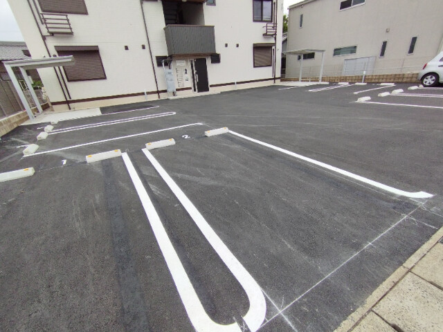 Ｄ－ａｖａｎｃｅ六名の駐車場