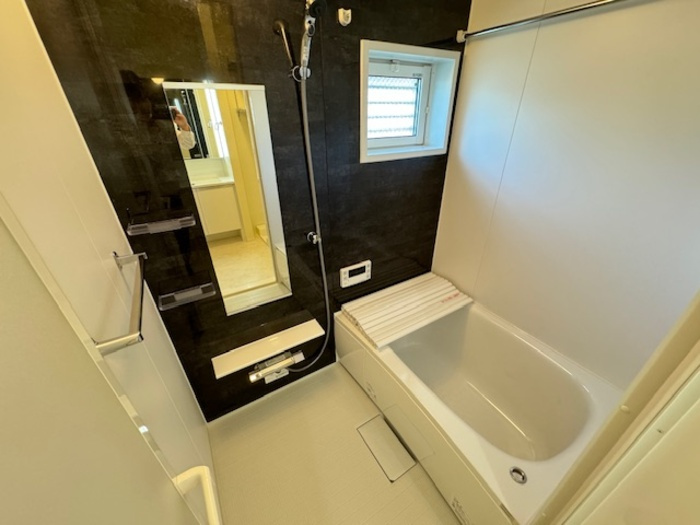 Ｄ－ａｖａｎｃｅ六名の浴室