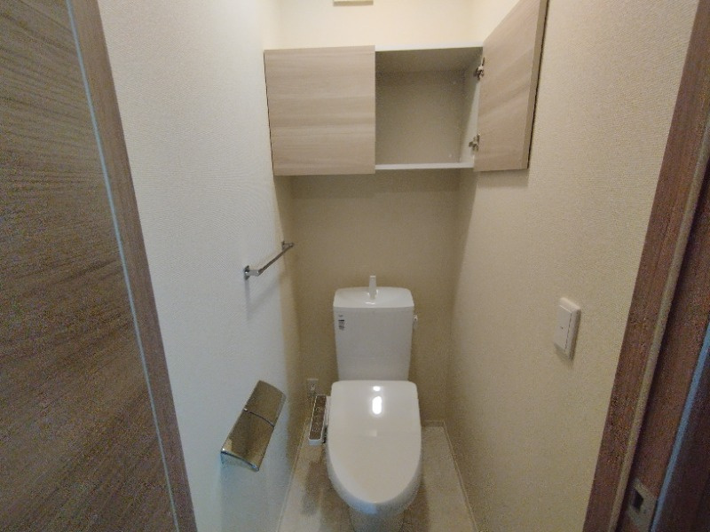 Ｄ－ａｖａｎｃｅ六名のトイレ