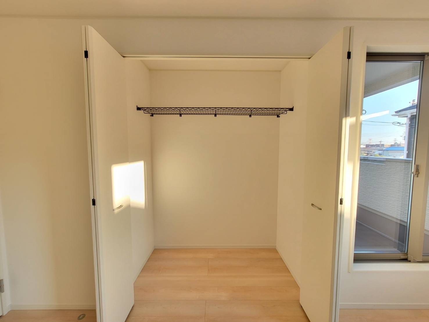 【Cradle garden】宇都宮市川田町 第6の収納|○10号棟　2F洋室6帖○
２階各居室に収納完備！しっかり容量があるので、いつでもお部屋がスッキリ片付きます♪
※2025年11月撮影