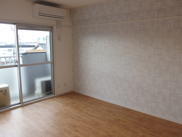 マンション英苑の洋室