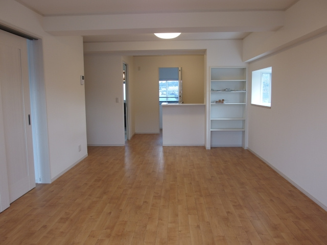 マンション英苑の居間・リビング