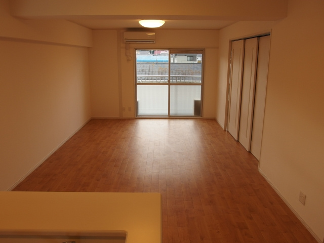 マンション英苑の洋室