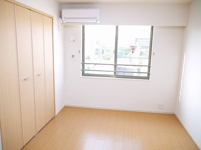 アンシェント・スリーの寝室|開放的な寝室です