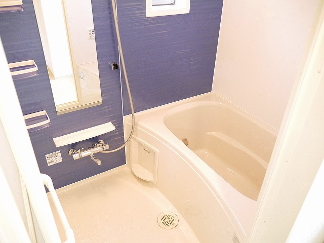 アンシェント・スリーの浴室|お風呂で日々の疲れを落としましょう