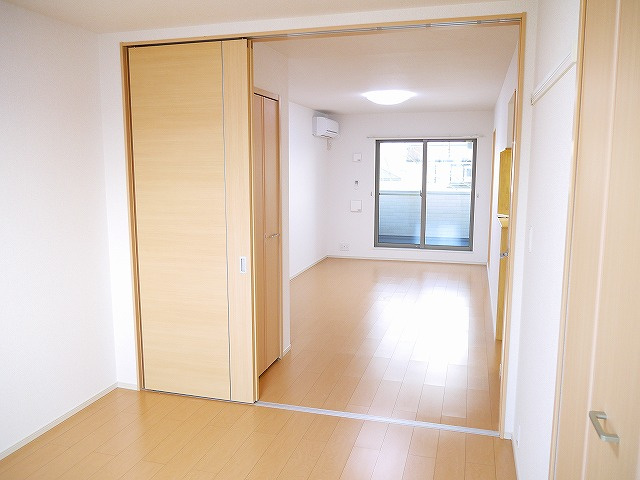 アンシェント・スリーの洋室|明るい洋室です