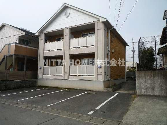 ウエストワンの外観|◆駐車場無料◆１フロア２住戸で角部屋◎外部物置や２口コンロなどを設置◇