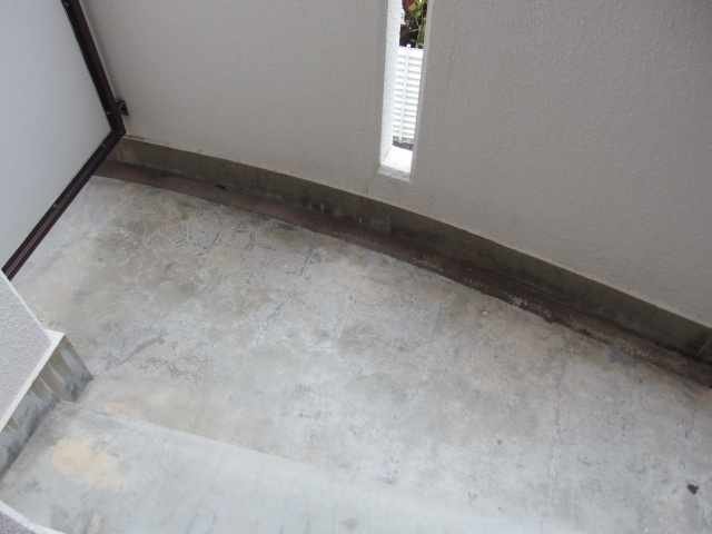 エバーグリーン明大寺のバルコニー