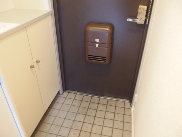 エバーグリーン明大寺の玄関