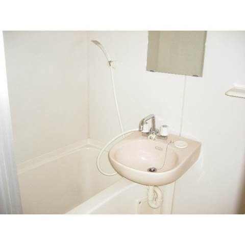 エバーグリーン明大寺の浴室