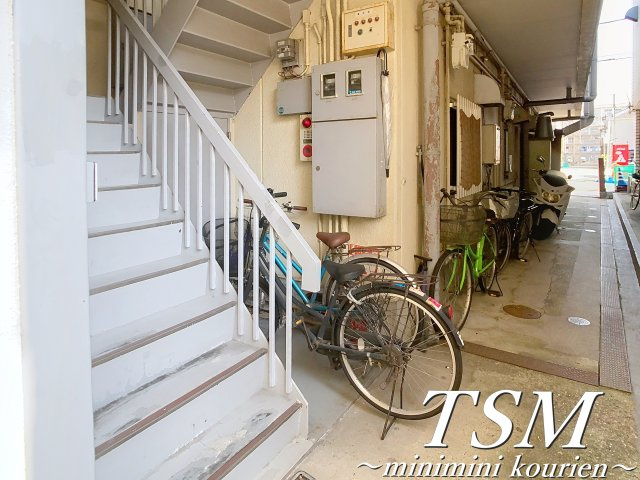 マンション阪本のエントランス