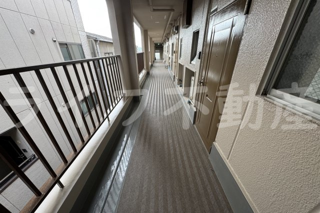 メゾン寿のバルコニー|外からの目が気にならないバルコニーで洗濯物が干せます