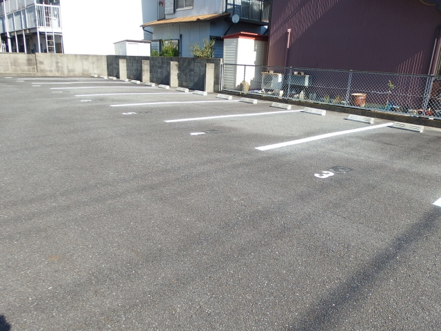 グレースハイツごとうの駐車場
