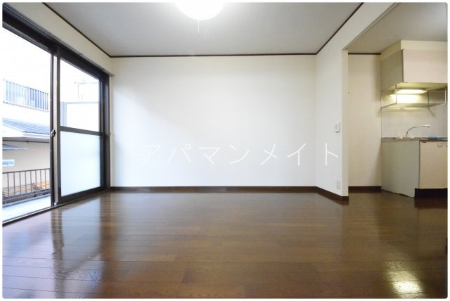 【居間・リビング】 | 広々としたお部屋です