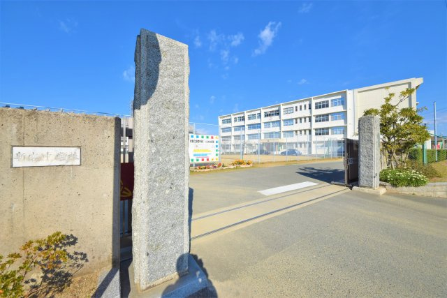 糟屋郡新宮町緑ヶ浜2丁目第2-2棟（1号棟）の周辺|新宮中学校